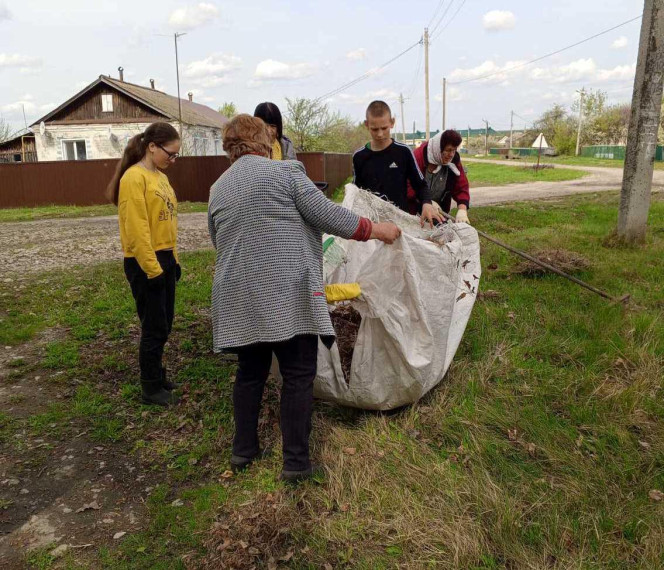 Новоникулинская средняя школа встречает Первомай!.