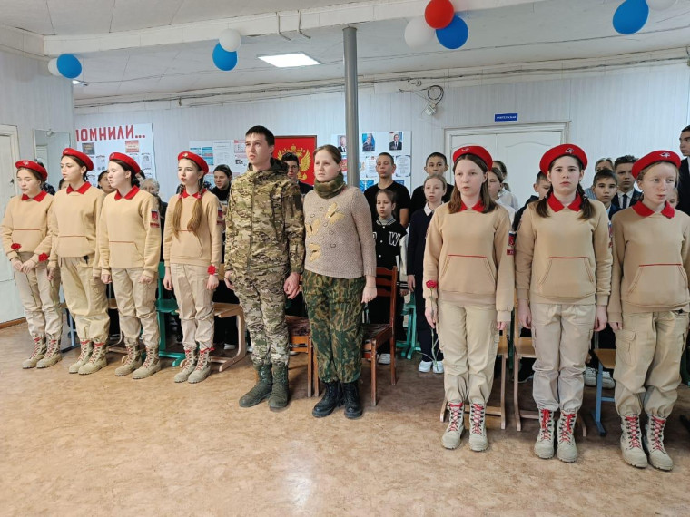 Встреча учащихся Новоникулинской средней школы с участником СВО.