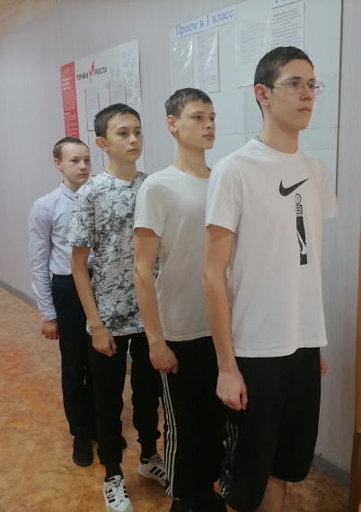 А ну-ка , парни в Новоникулинской средней школе.